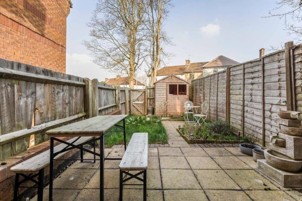 Quiet & Secluded St Albans House Villa ภายนอก รูปภาพ