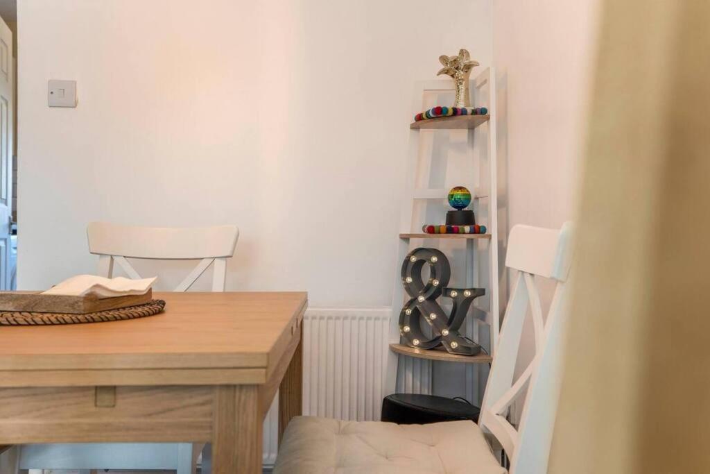Quiet & Secluded St Albans House Villa ภายนอก รูปภาพ