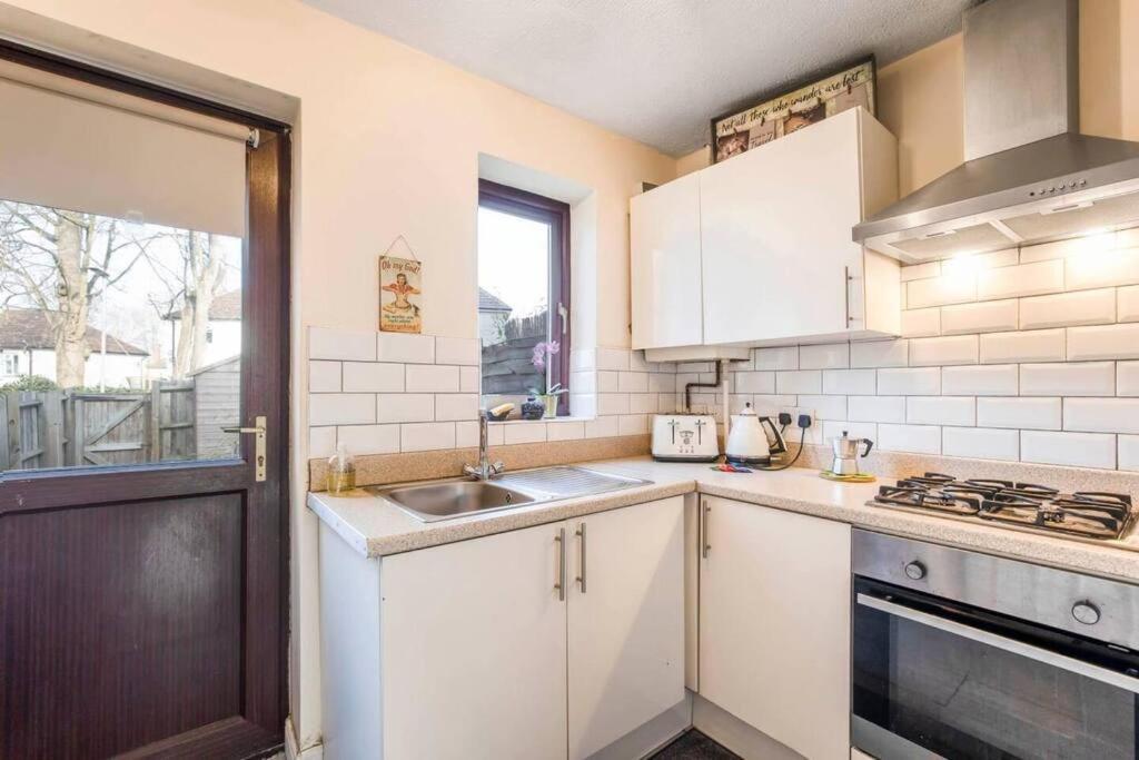 Quiet & Secluded St Albans House Villa ภายนอก รูปภาพ