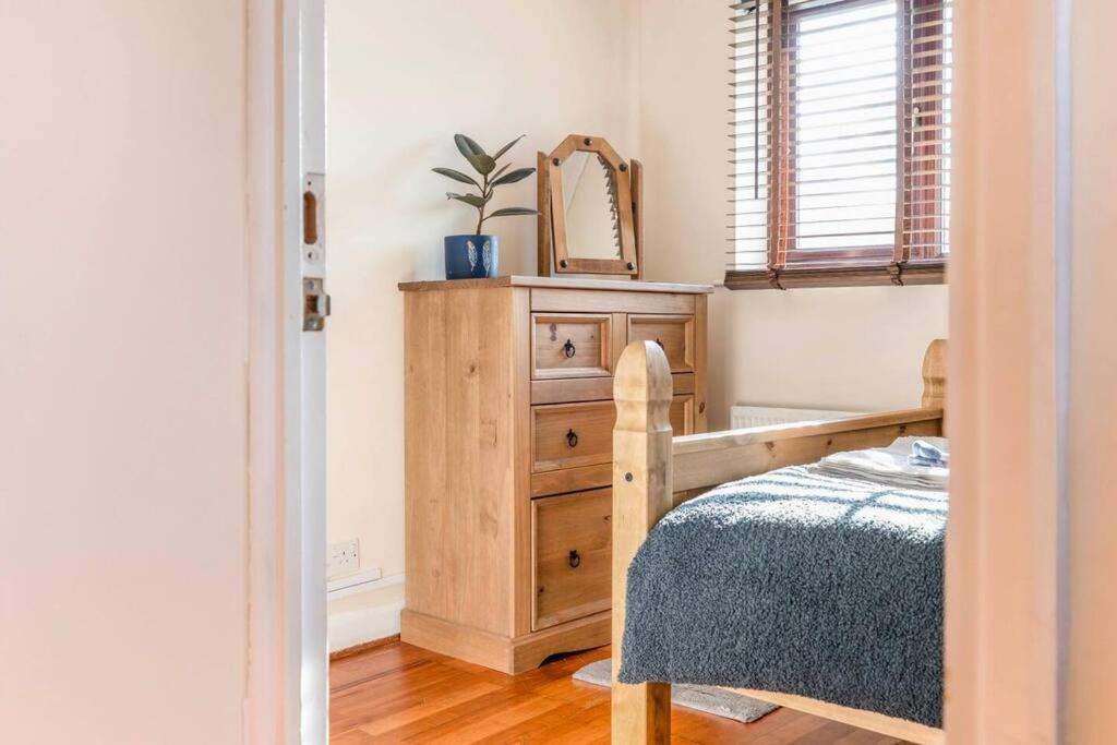 Quiet & Secluded St Albans House Villa ภายนอก รูปภาพ